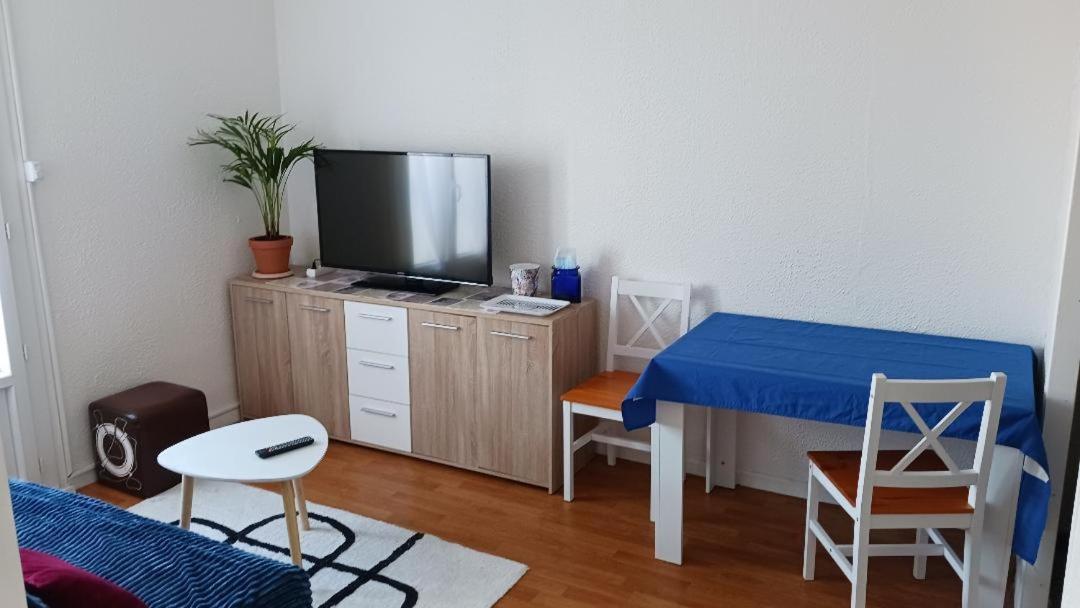 T2 Meuble Confort, Parking, Balcon,pres Parc Des Expositions, Stades